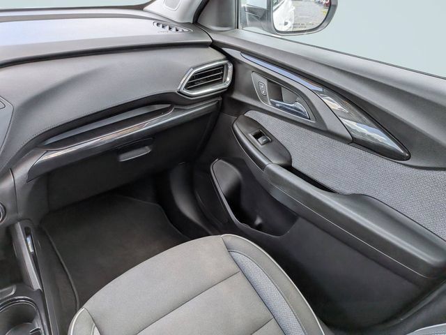 Used 2023 Chevrolet TrailBlazer LT FWD image 16