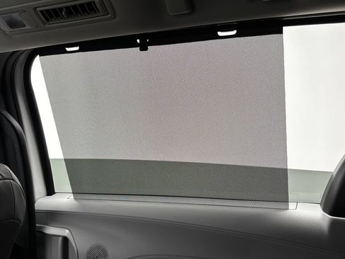 Used 2026 Toyota Sienna XLE FWD image 36