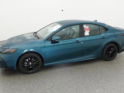 New 2026 Toyota Camry SE image 7