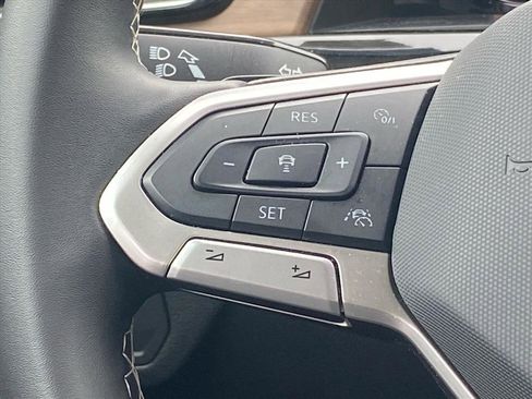 Certified 2024 Volkswagen Atlas SE w/ Panoramic Sunroof Package AWD/4WD image 5