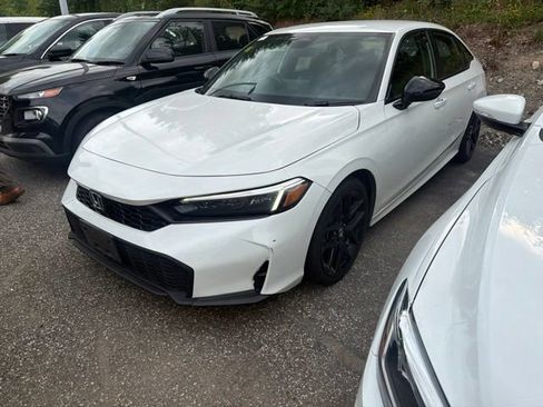 Used 2025 Honda Civic Sport image 2
