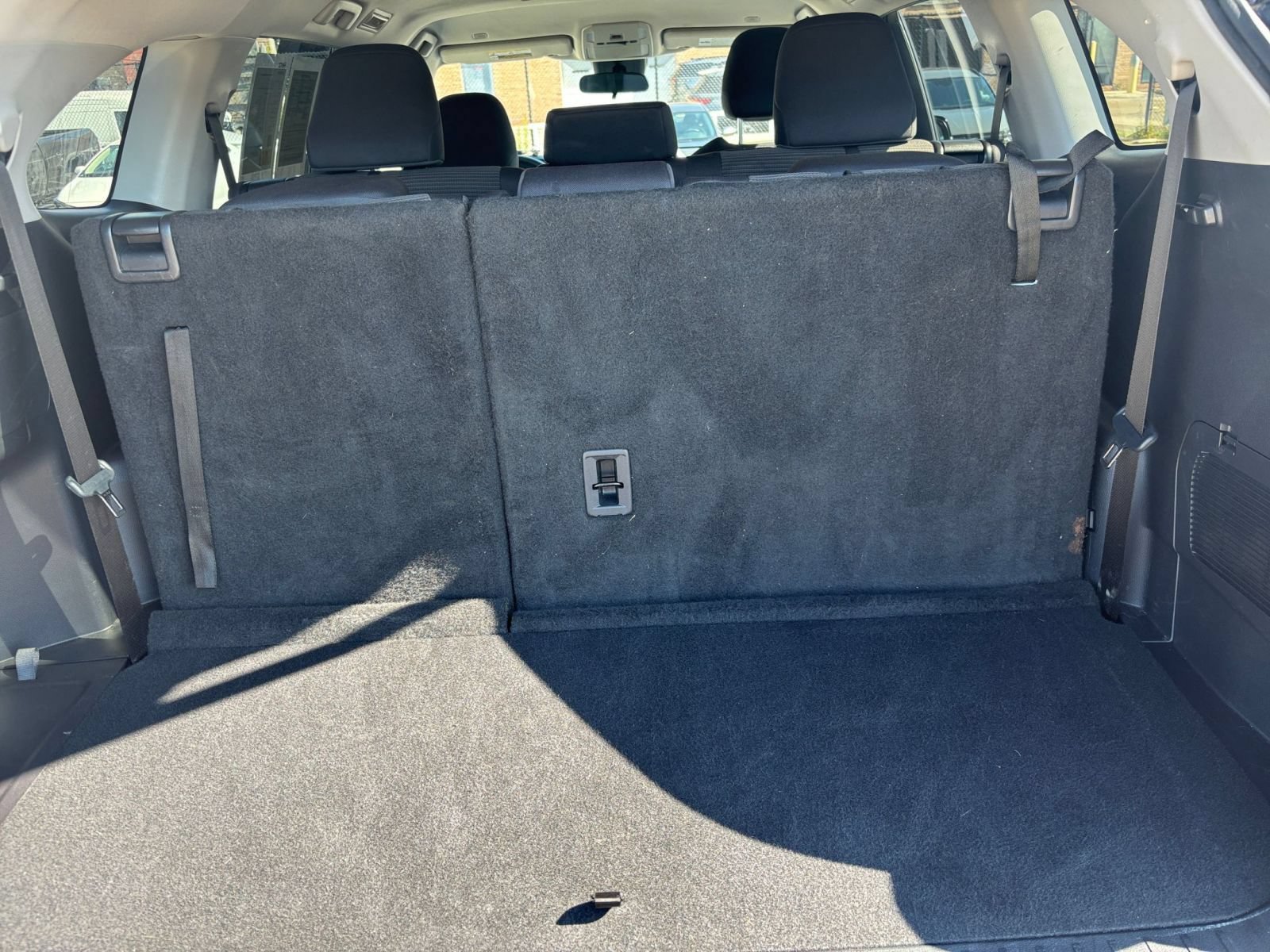 Used 2025 Toyota Highlander LE FWD image 32