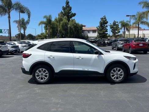 Used 2025 Ford Escape Active AWD/4WD image 9