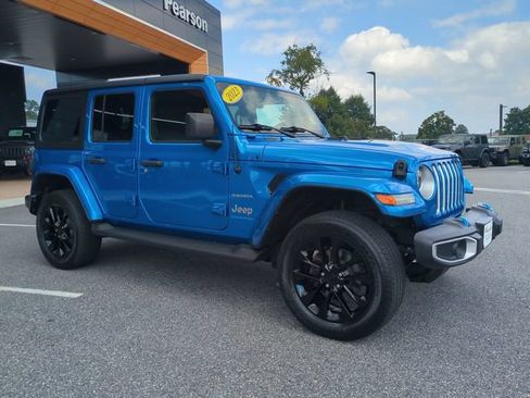 Used 2023 Jeep Wrangler Unlimited Sahara w/ Cold Weather Group AWD/4WD image 1