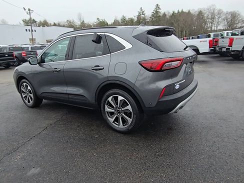 Certified 2023 Ford Escape Platinum w/ Premium Technology Package AWD/4WD image 17