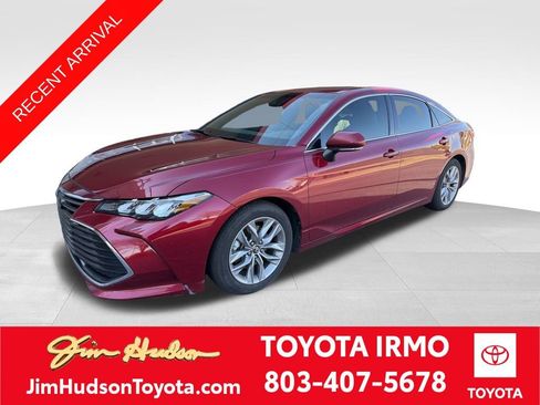 Used 2019 Toyota Avalon Limited image 1