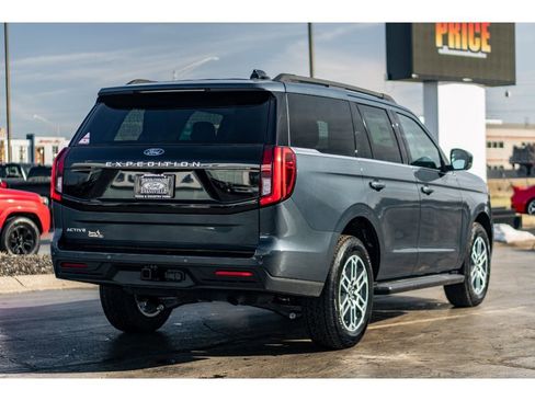 New 2026 Ford Expedition Active image 4