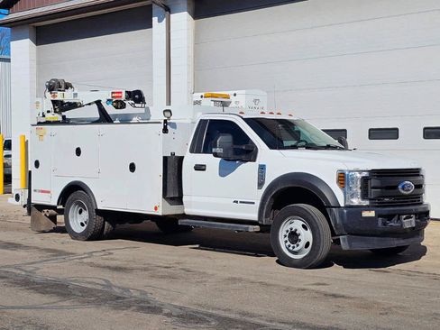 Used 2018 Ford F550 4x4 Regular Cab Super Duty image 2