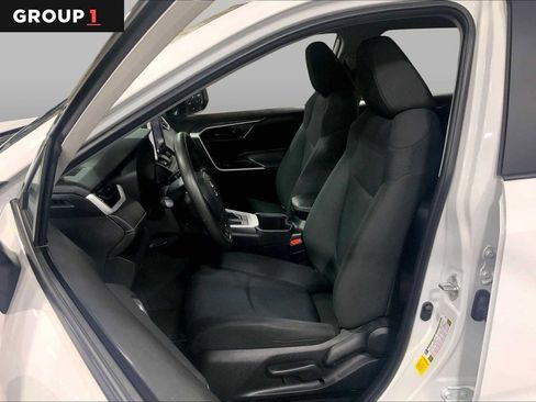 Used 2023 Toyota RAV4 LE AWD/4WD image 8