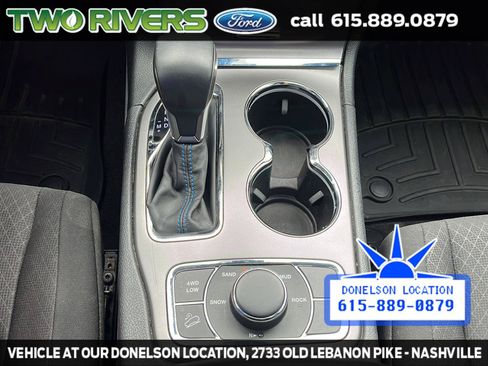 Used 2018 Jeep Grand Cherokee Laredo AWD/4WD image 31