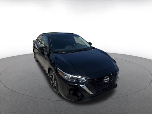 Used 2025 Nissan Sentra SV image 3
