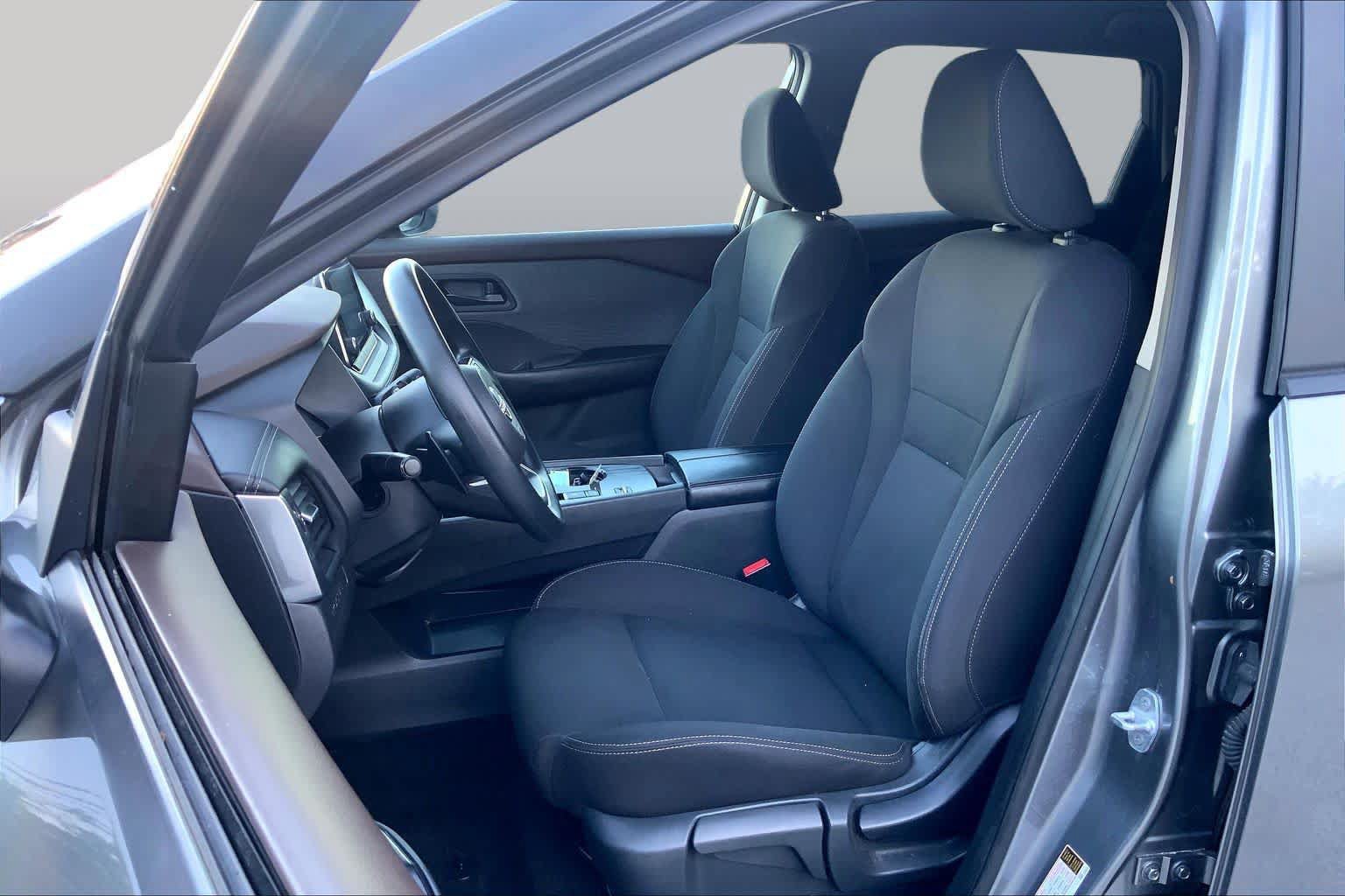 Used 2023 Nissan Rogue S FWD image 8