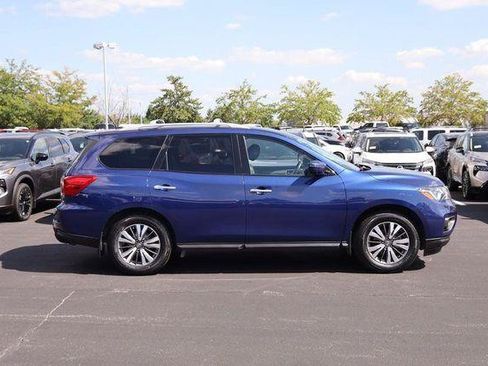 Used 2017 Nissan Pathfinder SL w/ SL Premium Package AWD/4WD image 5