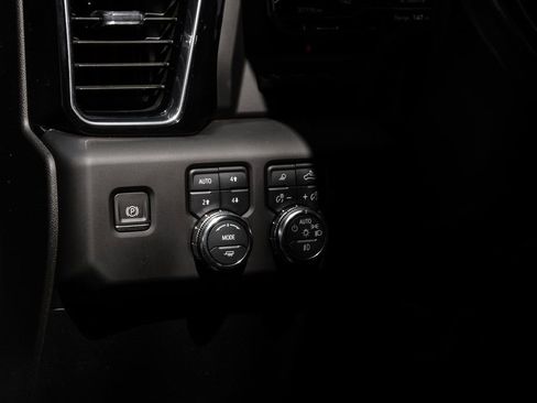 Used 2024 GMC Sierra 2500 Denali Ultimate w/ Max Trailering Package AWD/4WD image 38