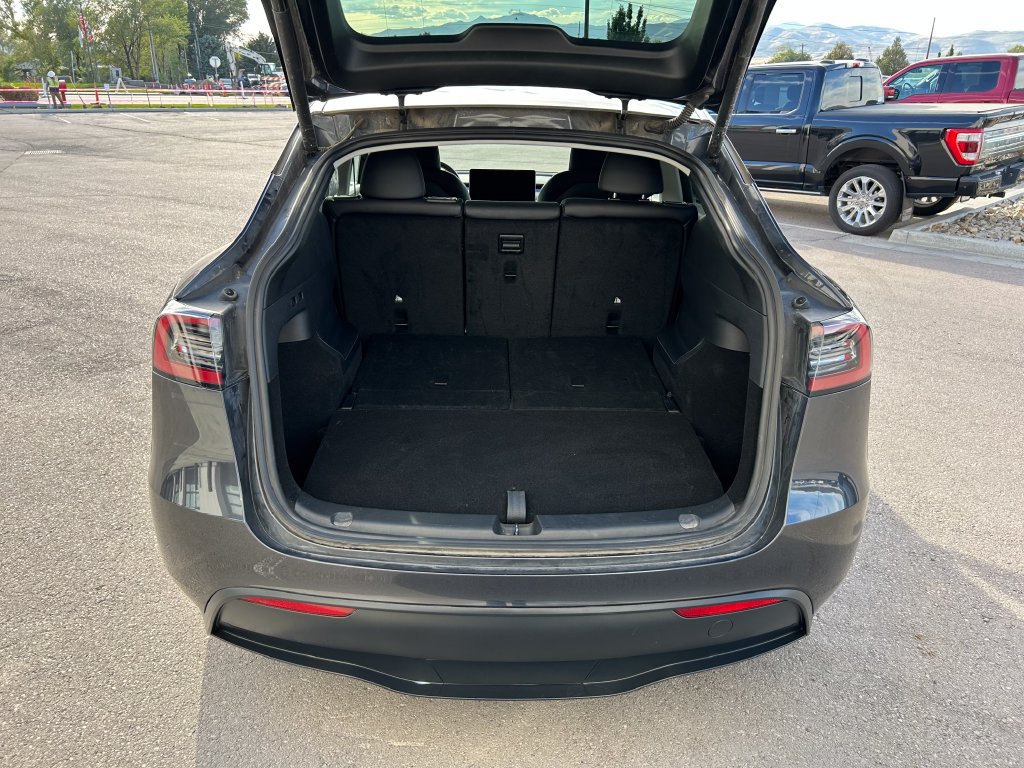Used 2024 Tesla Model Y Long Range AWD/4WD image 8