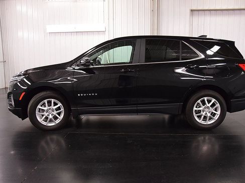 Used 2024 Chevrolet Equinox LT w/ LPO, Floor Liner Package image 4