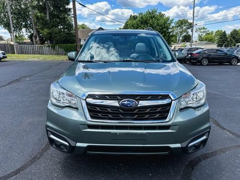 Used 2017 Subaru Forester 2.5i Premium AWD/4WD image 2