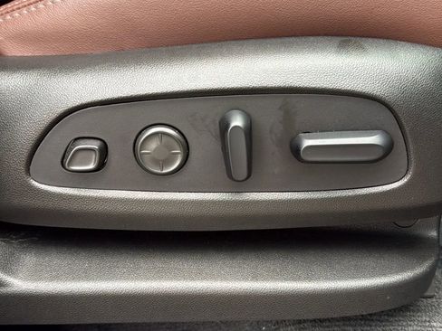 Used 2021 Buick Enclave Avenir w/ Avenir Technology Package image 25