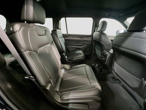 Used 2024 Jeep Grand Cherokee L Limited image 21