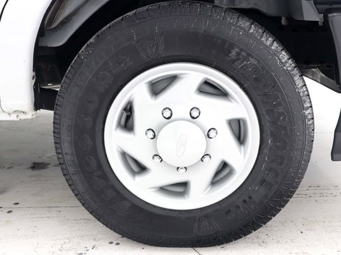 Used 2022 Ford E-350 and Econoline 350 Super Duty w/ Power Windows & Locks Group image 27