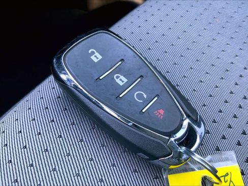 Certified 2025 Chevrolet Trax LT w/ Driver Confidence Package image 15