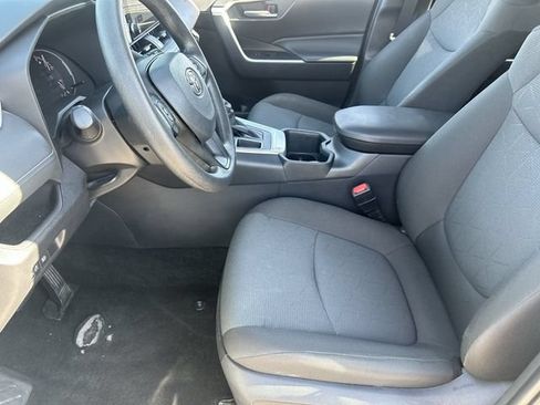 Used 2025 Toyota RAV4 XLE FWD image 20