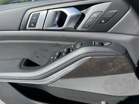 Used 2025 BMW X5 xDrive40i image 17