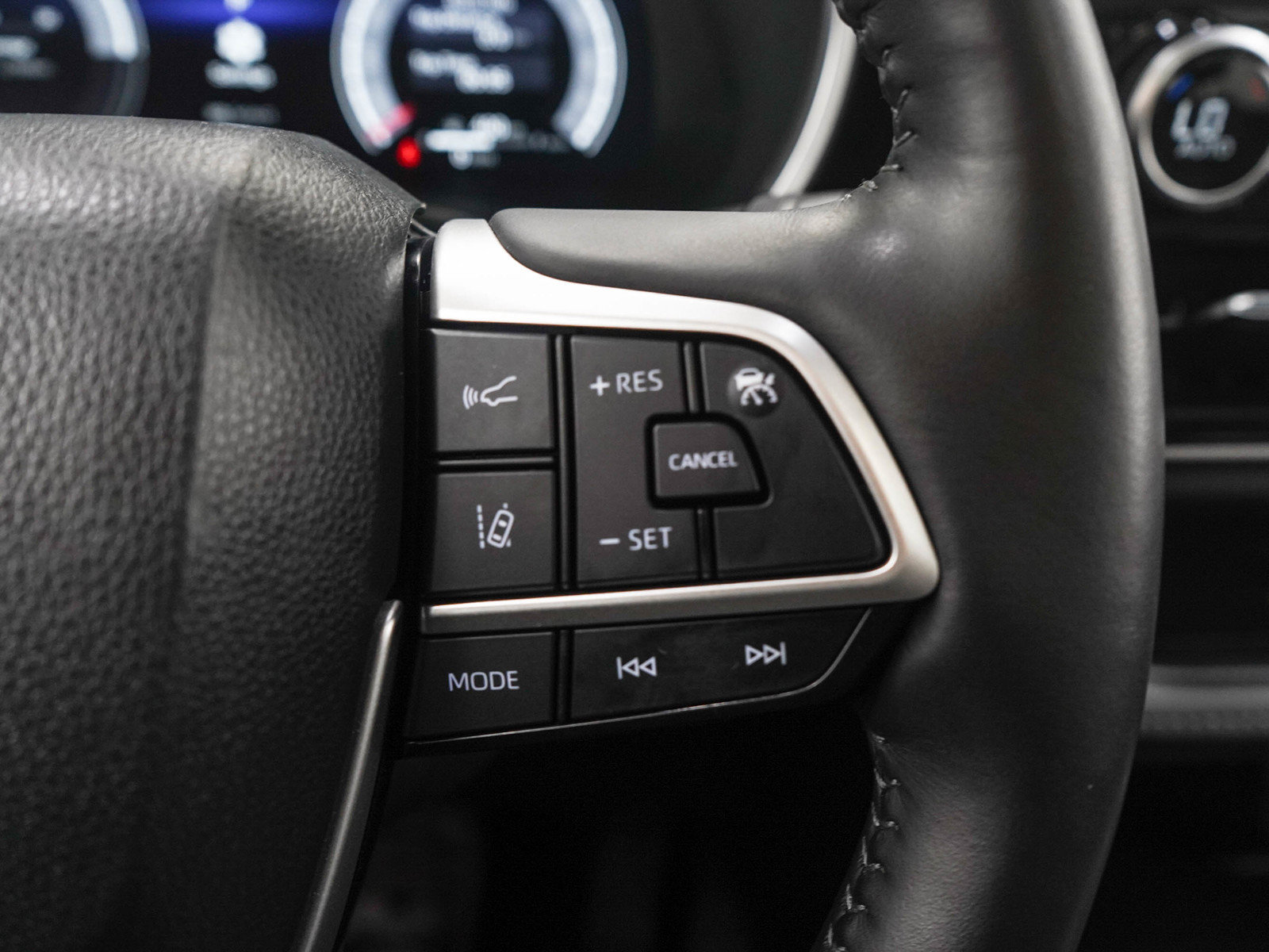 Used 2023 Toyota Highlander Limited AWD/4WD image 27