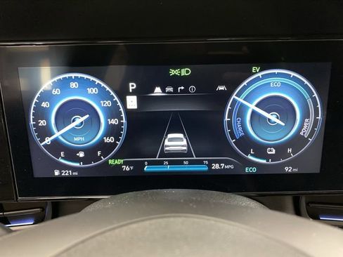 New 2025 Hyundai Elantra SEL image 16