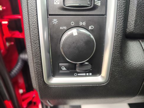 Certified 2021 RAM 1500 Classic Warlock w/ Luxury Group image 22