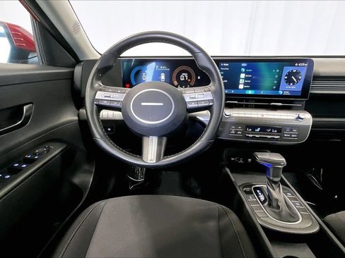 Used 2025 Hyundai Kona SEL AWD/4WD image 4