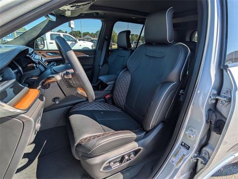 New 2024 Jeep Grand Cherokee Summit image 12