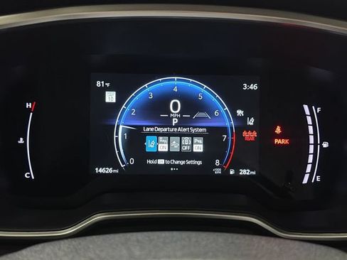 Used 2025 Toyota Corolla Cross XLE w/ Convenience Package AWD/4WD image 18