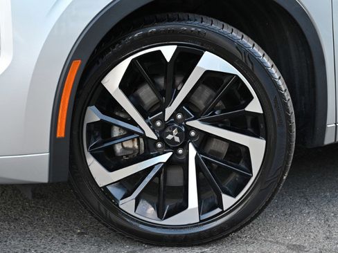 Used 2023 Mitsubishi Outlander SEL image 12