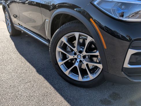 Certified 2022 BMW X5 xDrive40i w/ Executive Package image 3