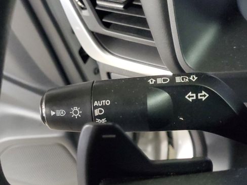 Used 2024 Nissan Rogue S AWD/4WD image 25