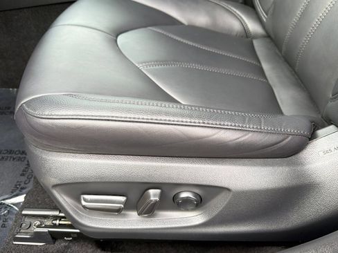 Used 2021 Toyota Avalon XLE w/ Carpet Mat Package (TMS) image 14