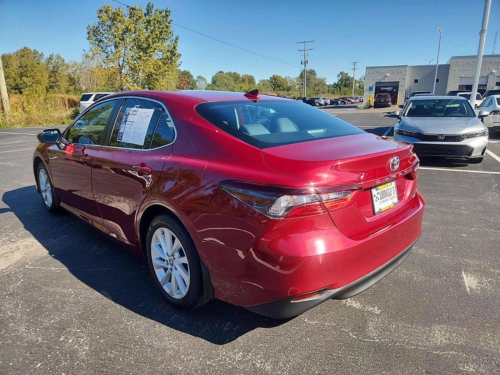 Used 2022 Toyota Camry LE FWD image 6