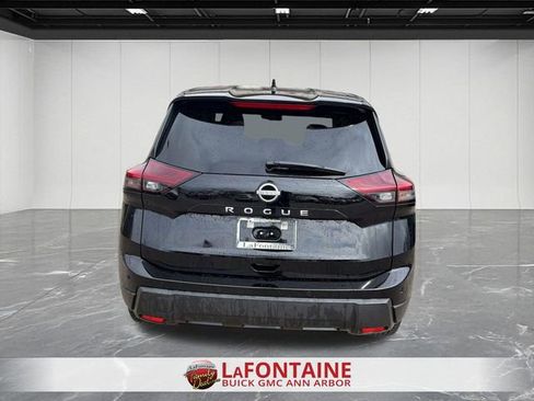 Used 2025 Nissan Rogue SV image 7