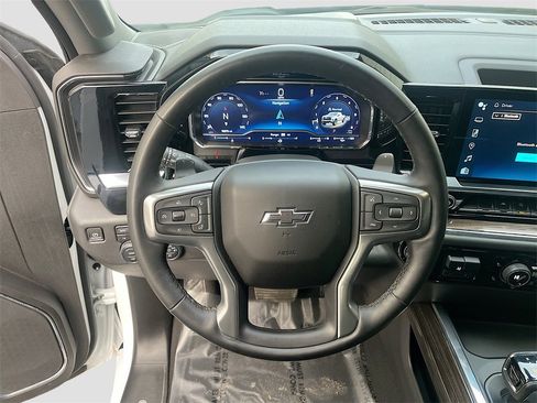 Used 2024 Chevrolet Silverado 1500 LT Trail Boss w/ Convenience Package II image 11