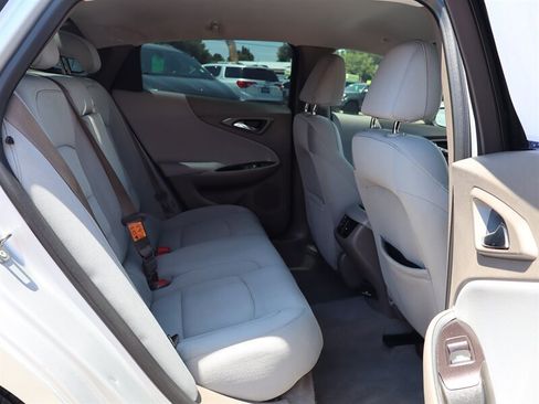Used 2018 Chevrolet Malibu LT FWD image 22