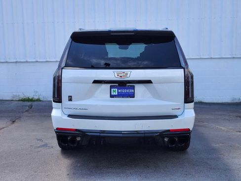 Used 2025 Cadillac Escalade V AWD/4WD image 4