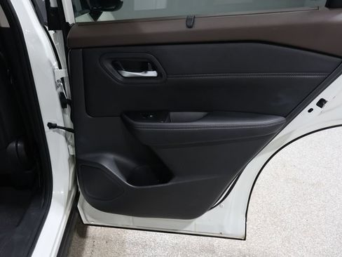 Used 2023 Nissan Rogue SV w/ SV Premium B Package image 23