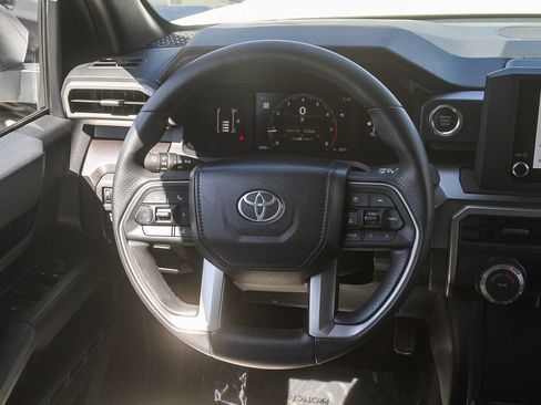 Used 2026 Toyota 4Runner SR5 AWD/4WD image 12