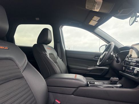 Certified 2025 Nissan Pathfinder Rock Creek image 28