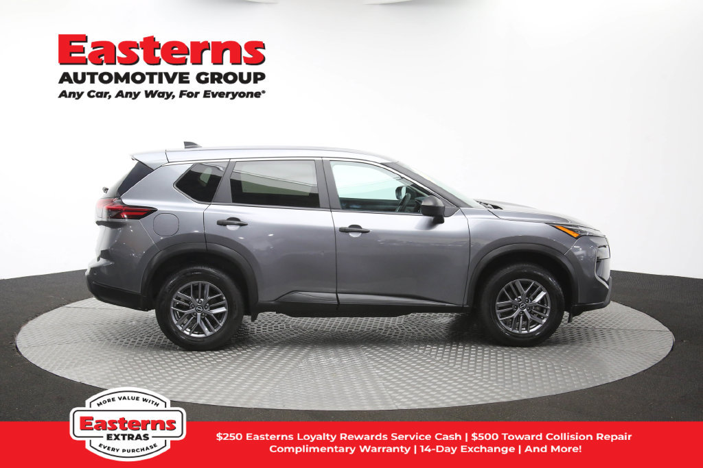 Used 2024 Nissan Rogue S AWD/4WD image 44