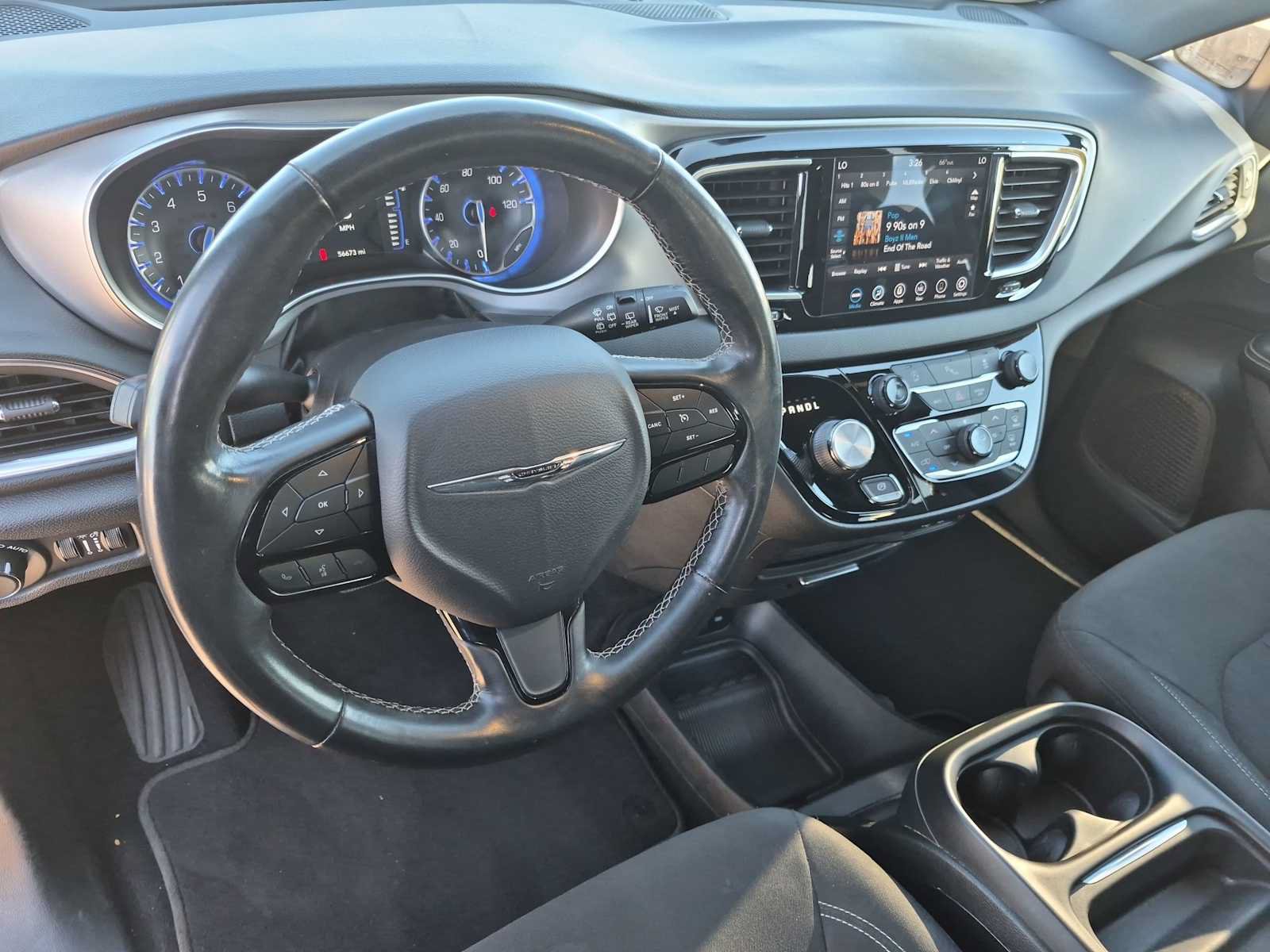 Used 2019 Chrysler Pacifica Touring Plus w/ S Appearance Package FWD image 2