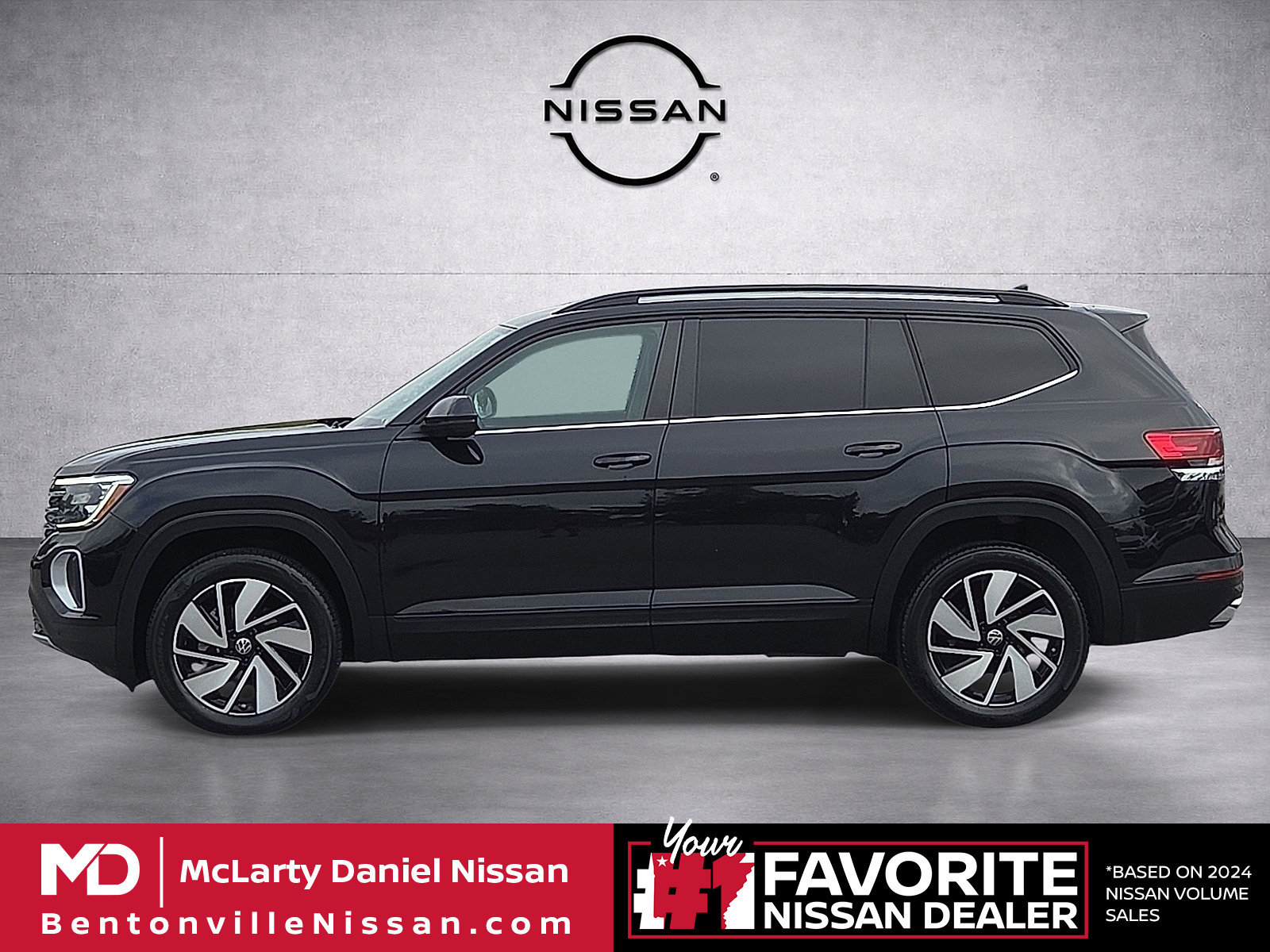 Used 2025 Volkswagen Atlas SE FWD image 3