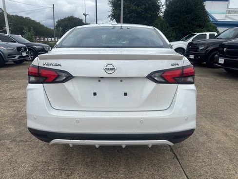 Used 2020 Nissan Versa SR w/ Convenience Package image 6