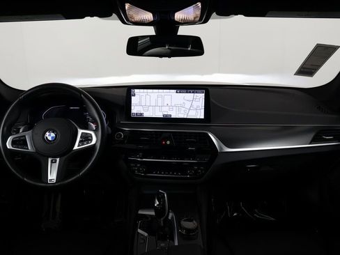 Used 2023 BMW M550i xDrive w/ Executive Package image 8